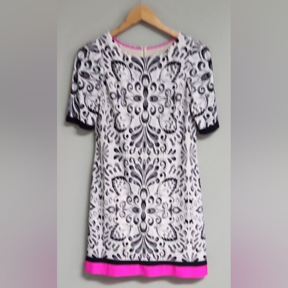Eliza J Baroque Dress Fully Lined Scroll Print in Gray With Pink Trim.
